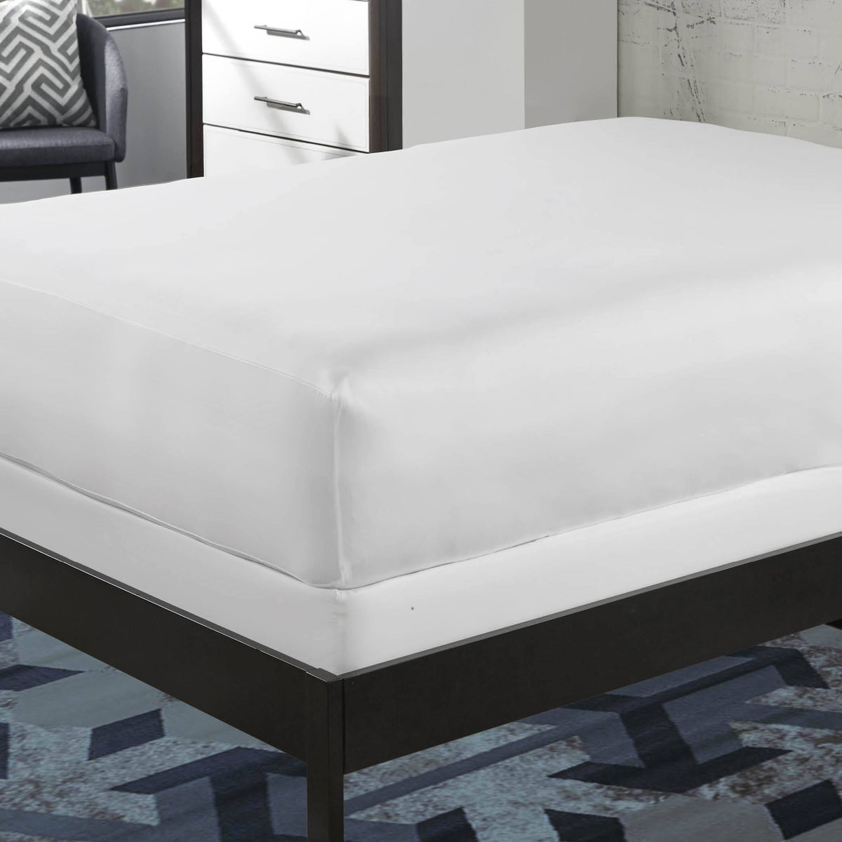 White Twin XL Mattress Protector V3978