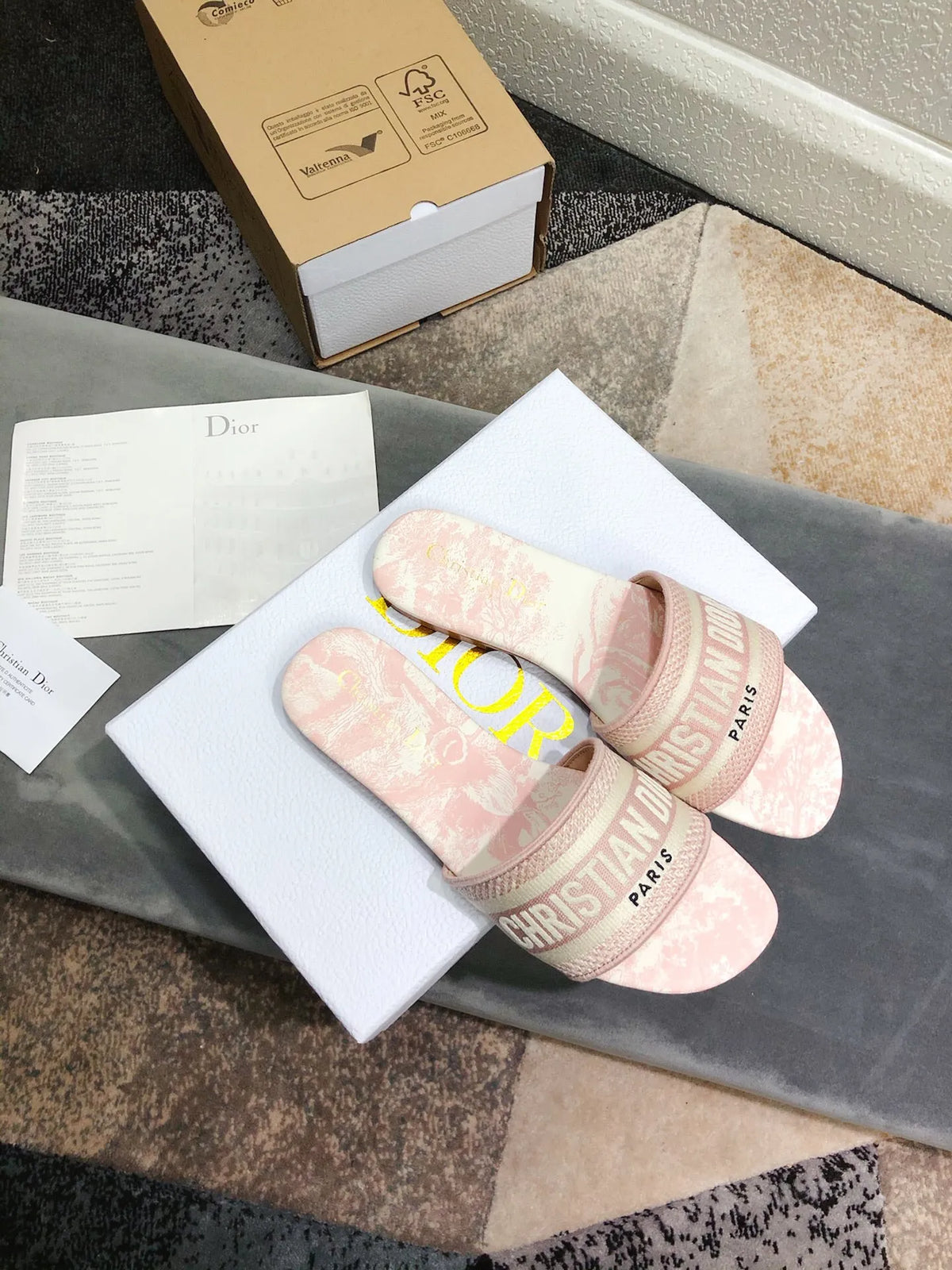 Women Slippers C939