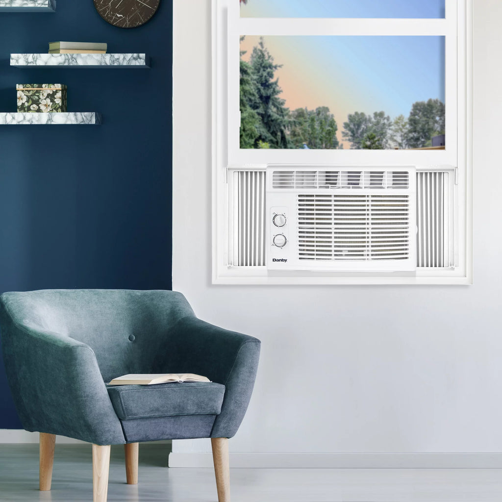 5000 BTU White Window AC J13193