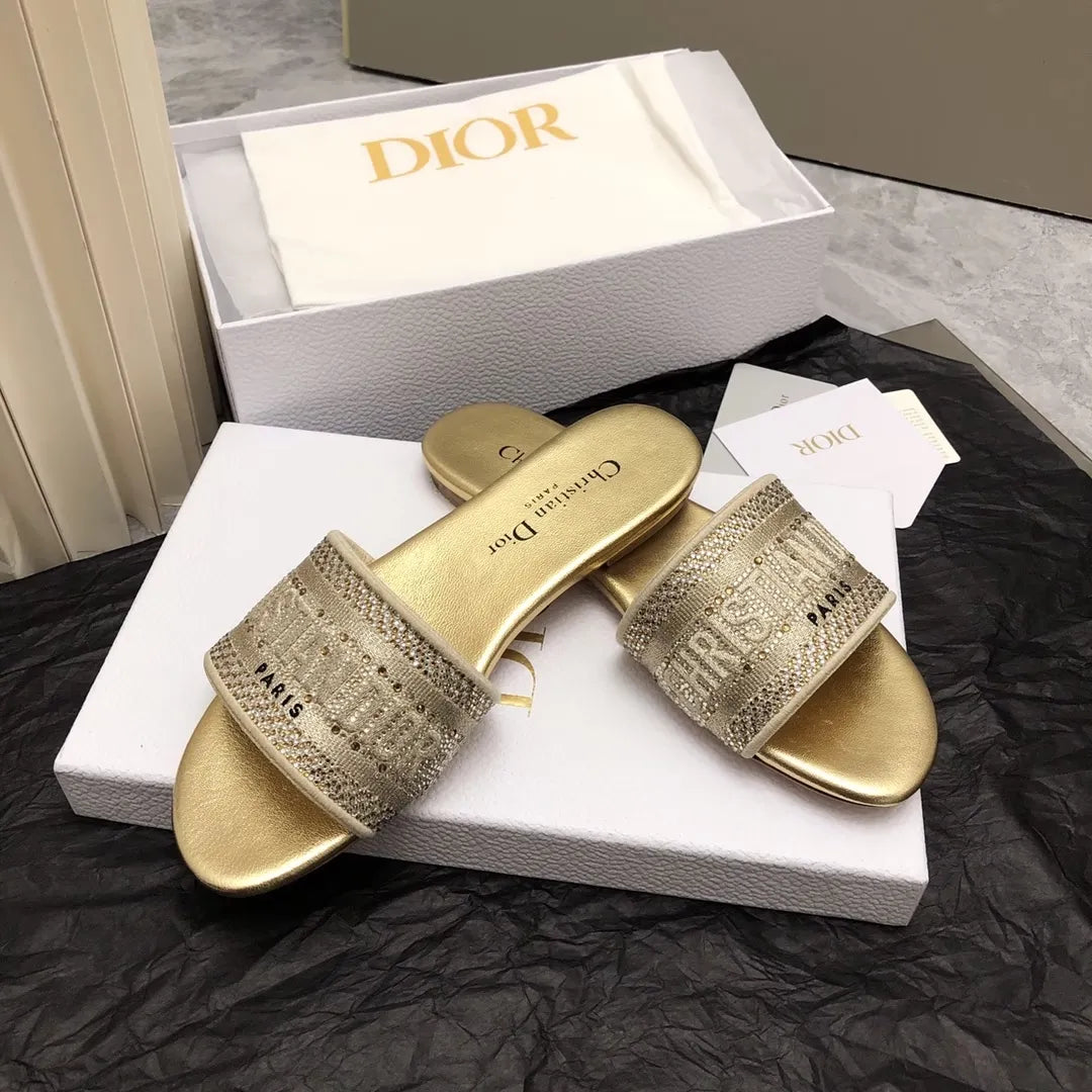 Women Slippers with Diamond Z952