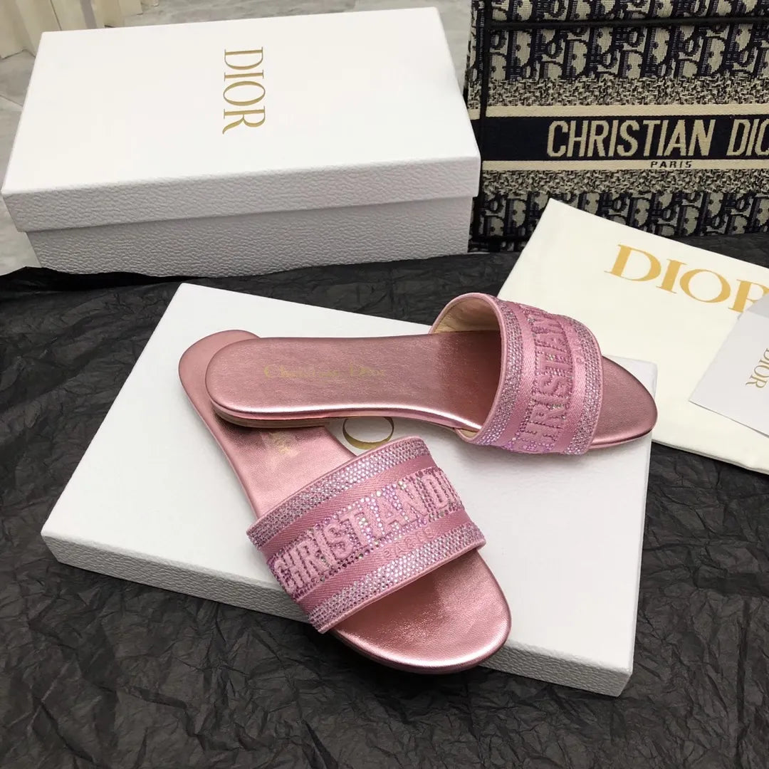 Women Slippers with Diamond Z952