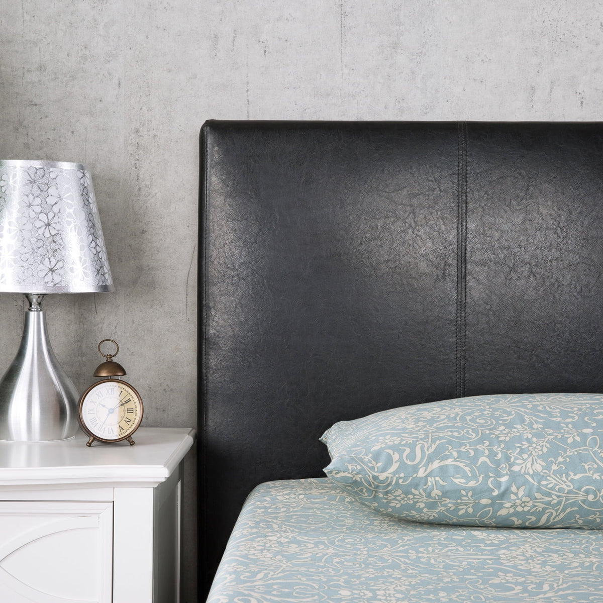 47 Faux Leather Platform Bed Frame W4325