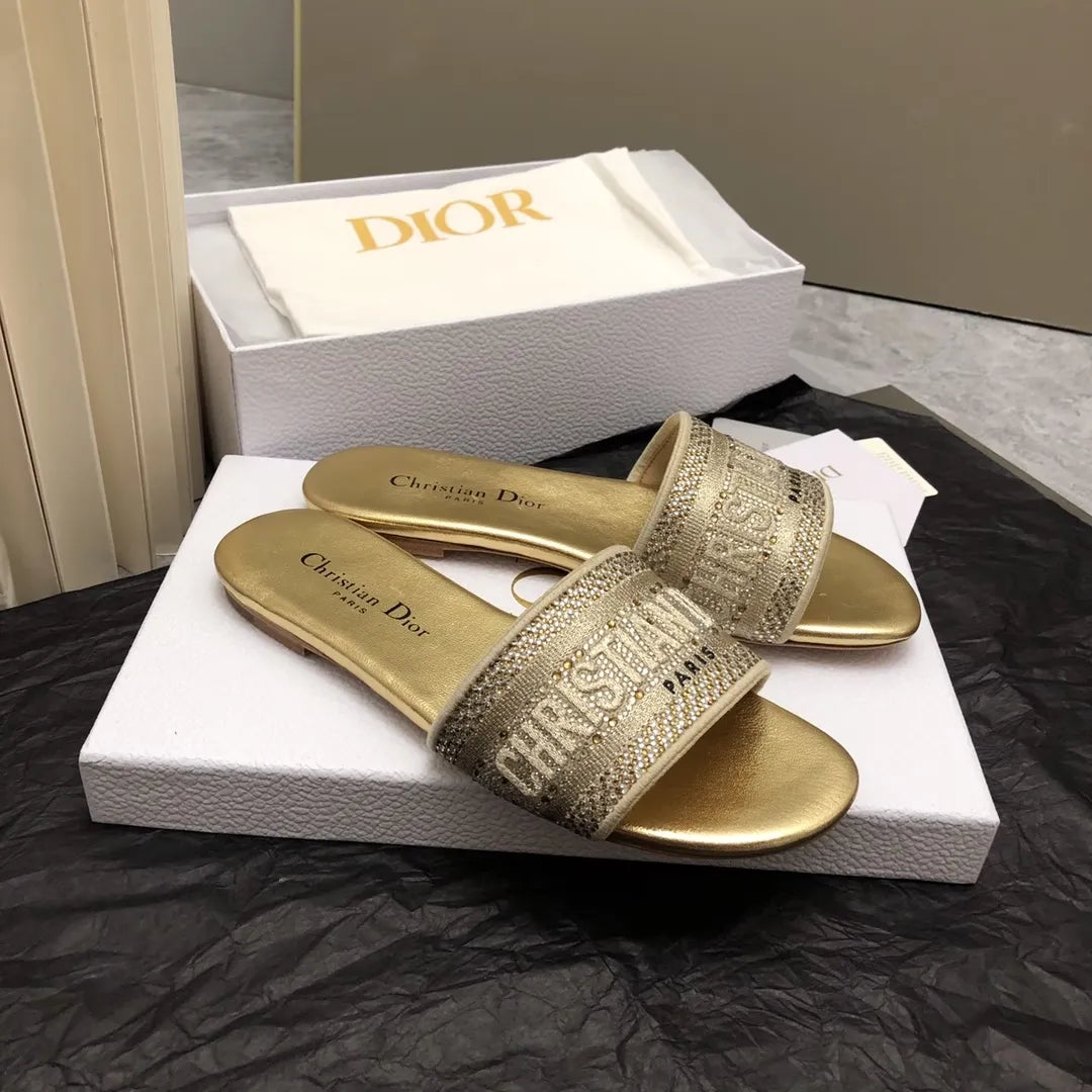 Women Slippers with Diamond Z952