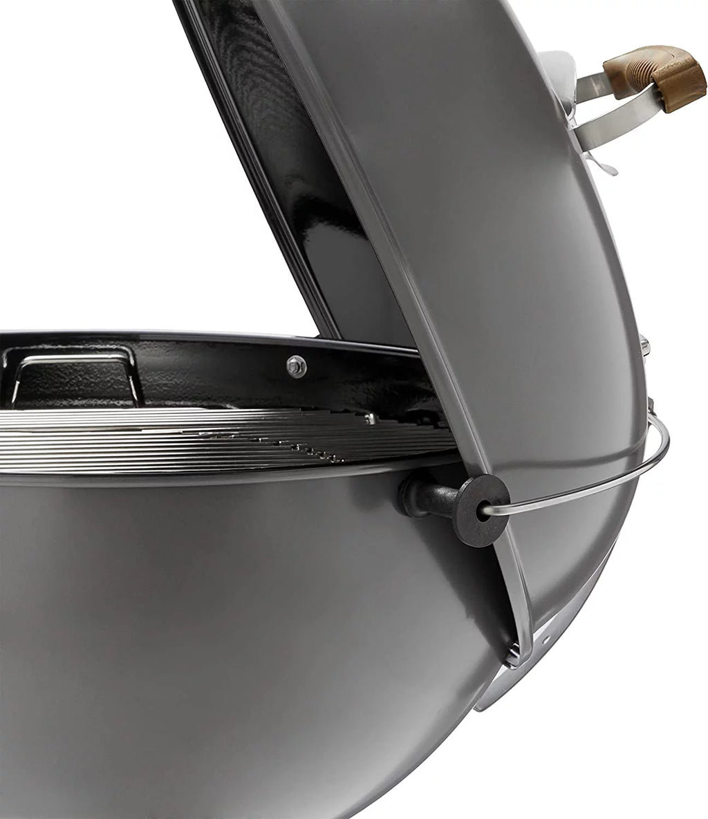 22 in. Kettle Charcoal Grill U689
