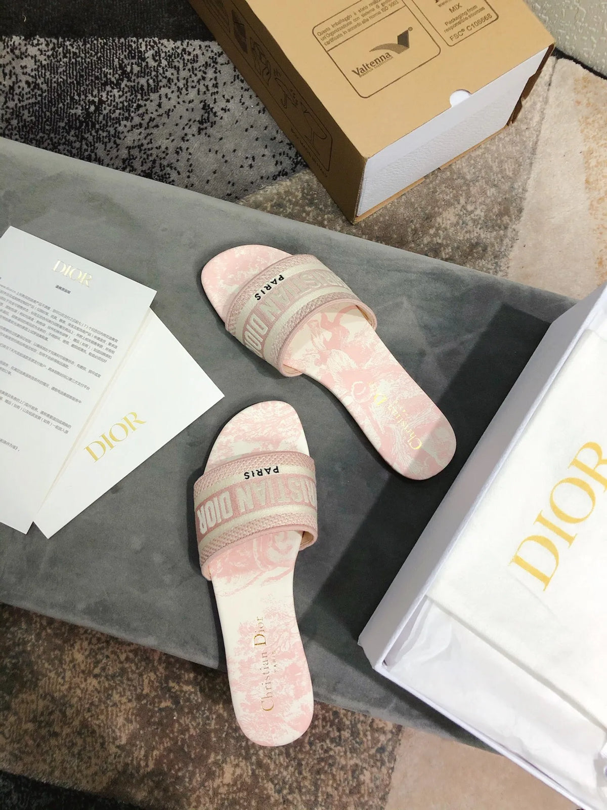 Women Slippers C939