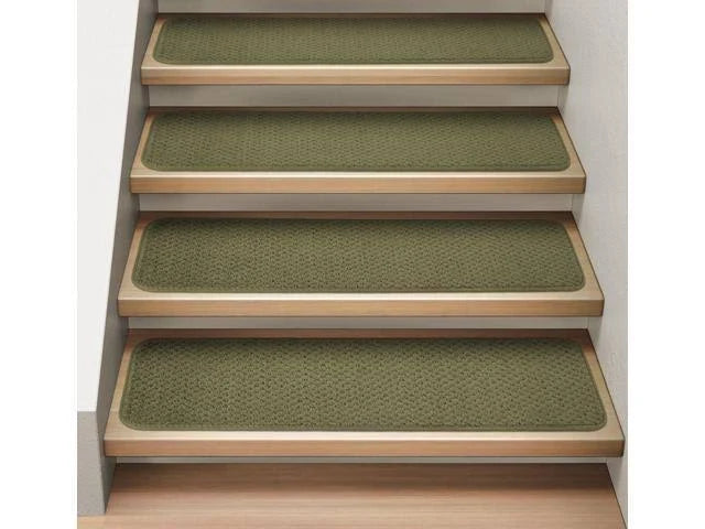 Set of 12 Olive Green Carpet Stair Treads Q1148