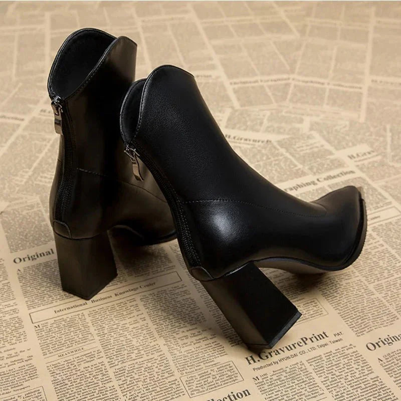 Chelsea Boot F5599