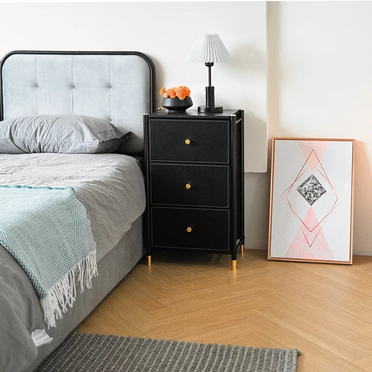 3 Drawer Dresser Y64836