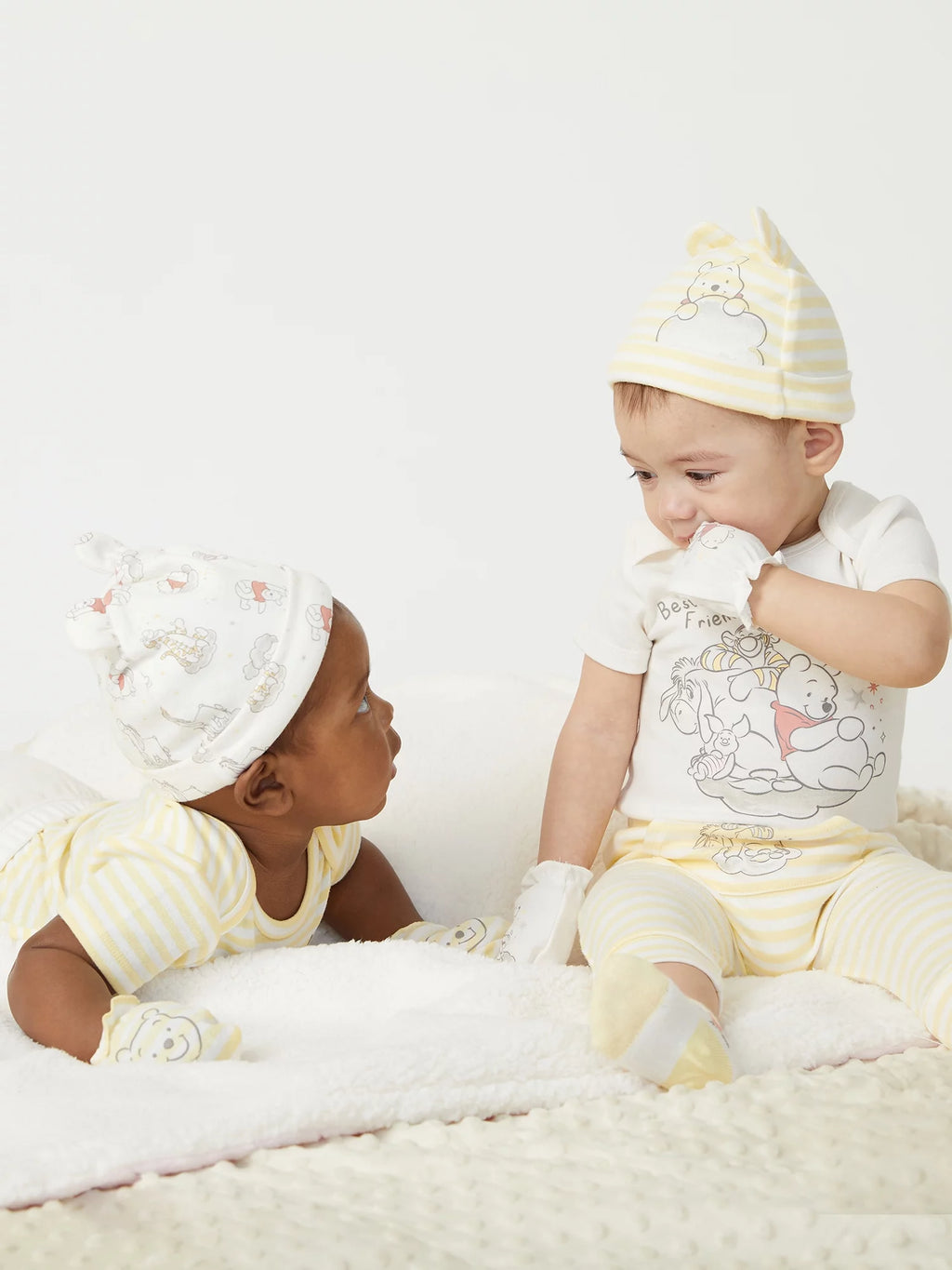 22-Piece Newborn Baby Gift Set B648