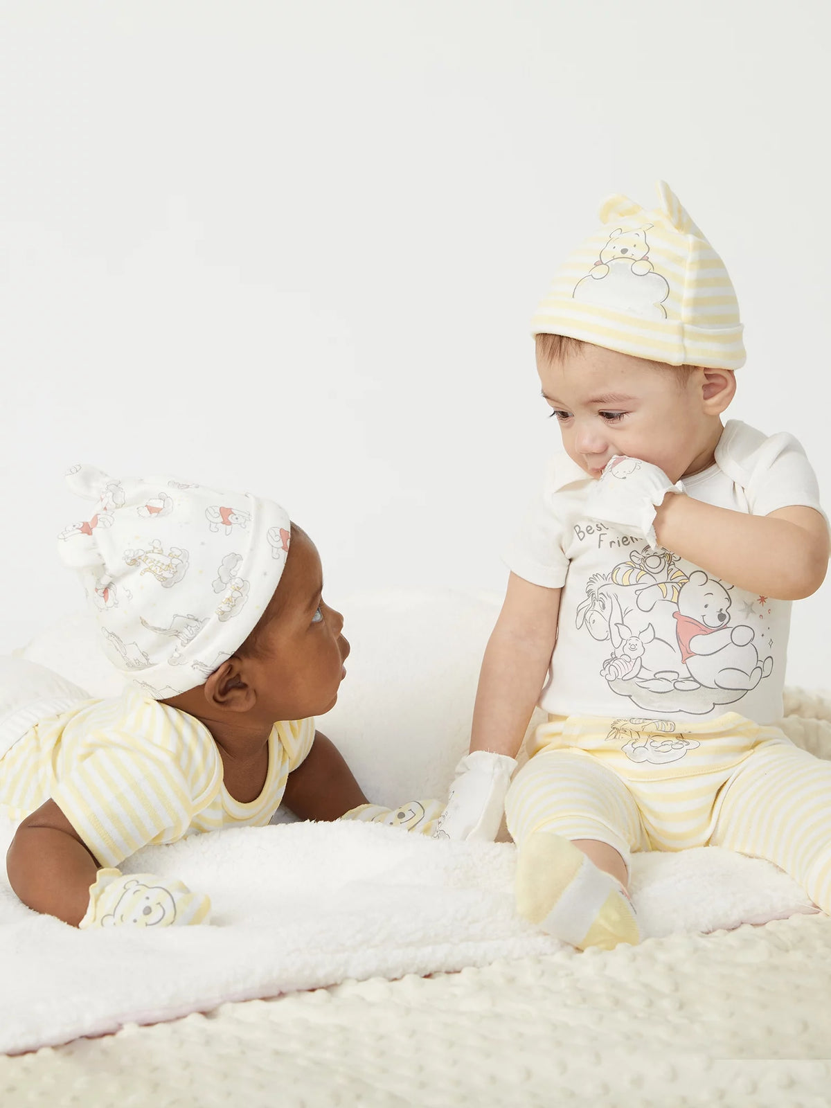 22-Piece Newborn Baby Gift Set B648