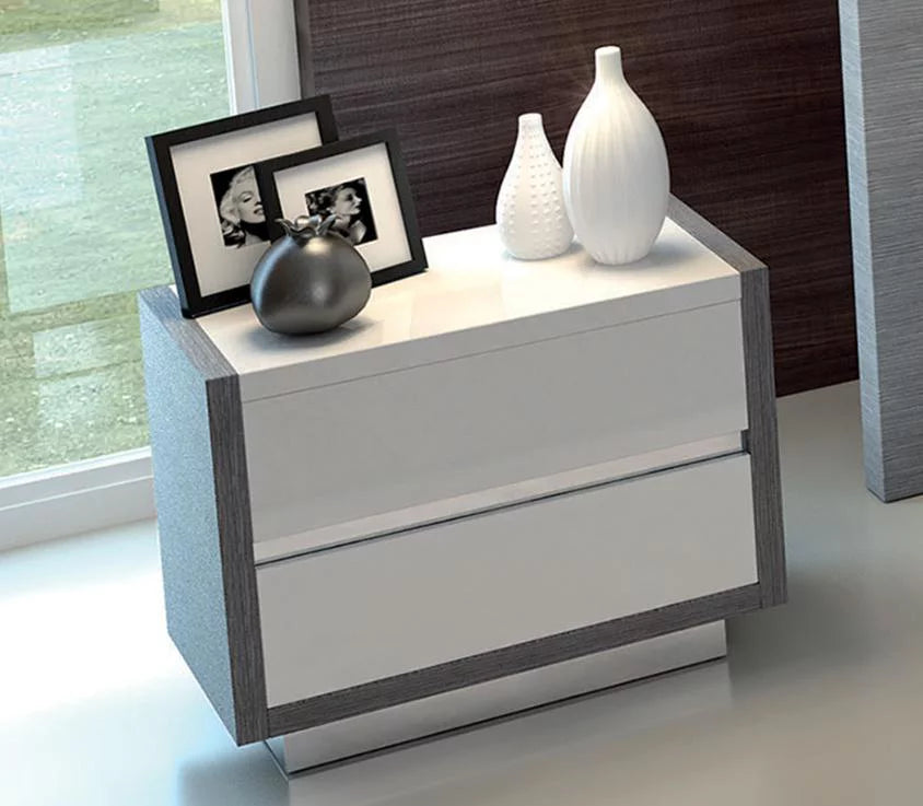 Glossy White Silver King Bedroom Set 2Ps G445106