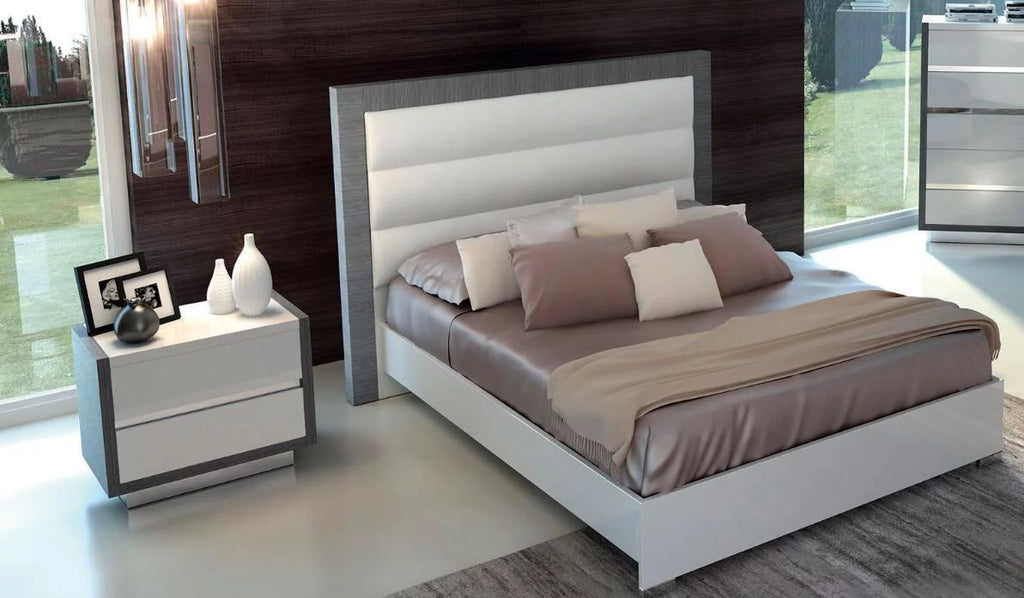 Glossy White Silver King Bedroom Set 2Ps G445106