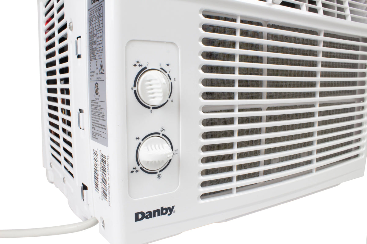 5000 BTU White Window AC J13193