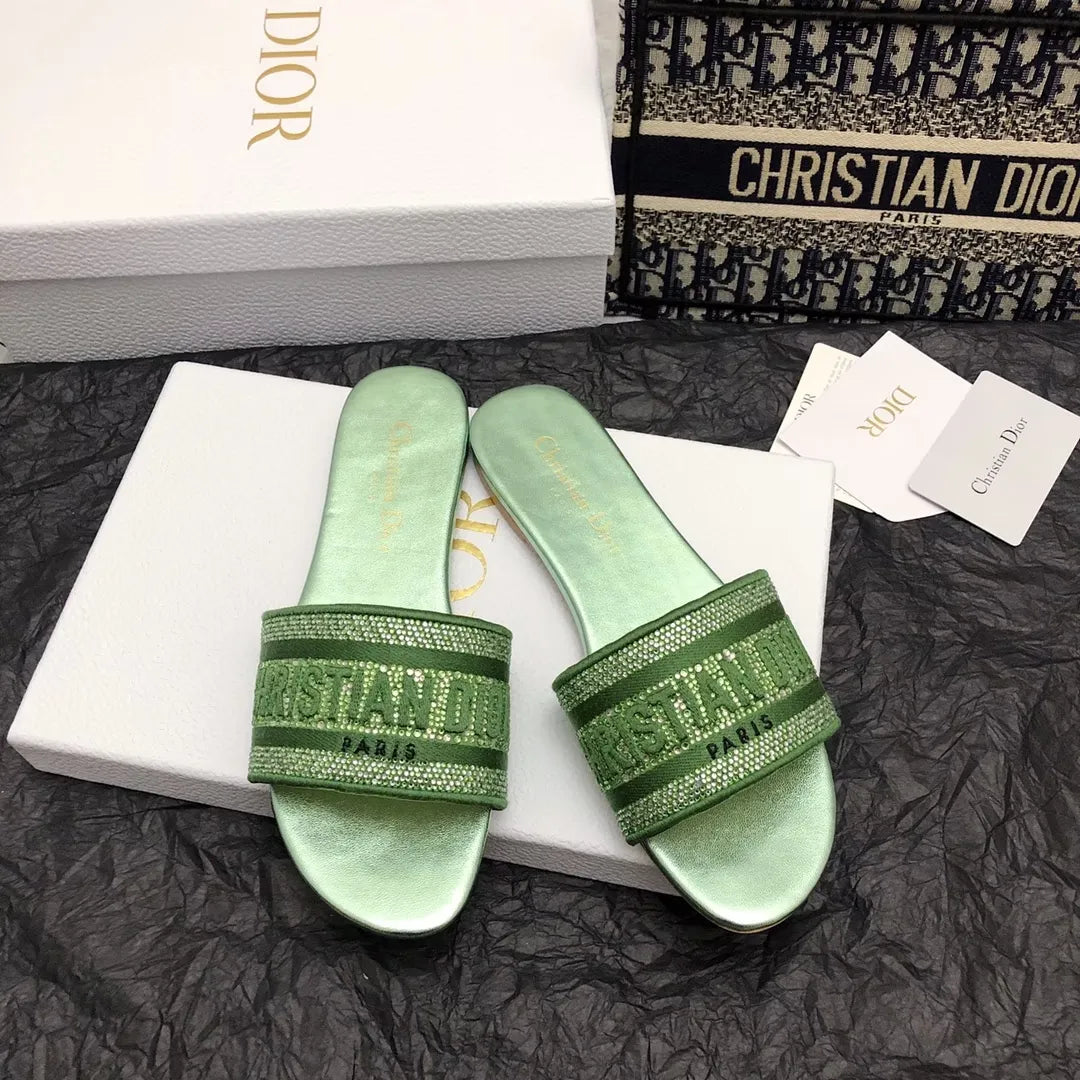 Women Slippers with Diamond Z952