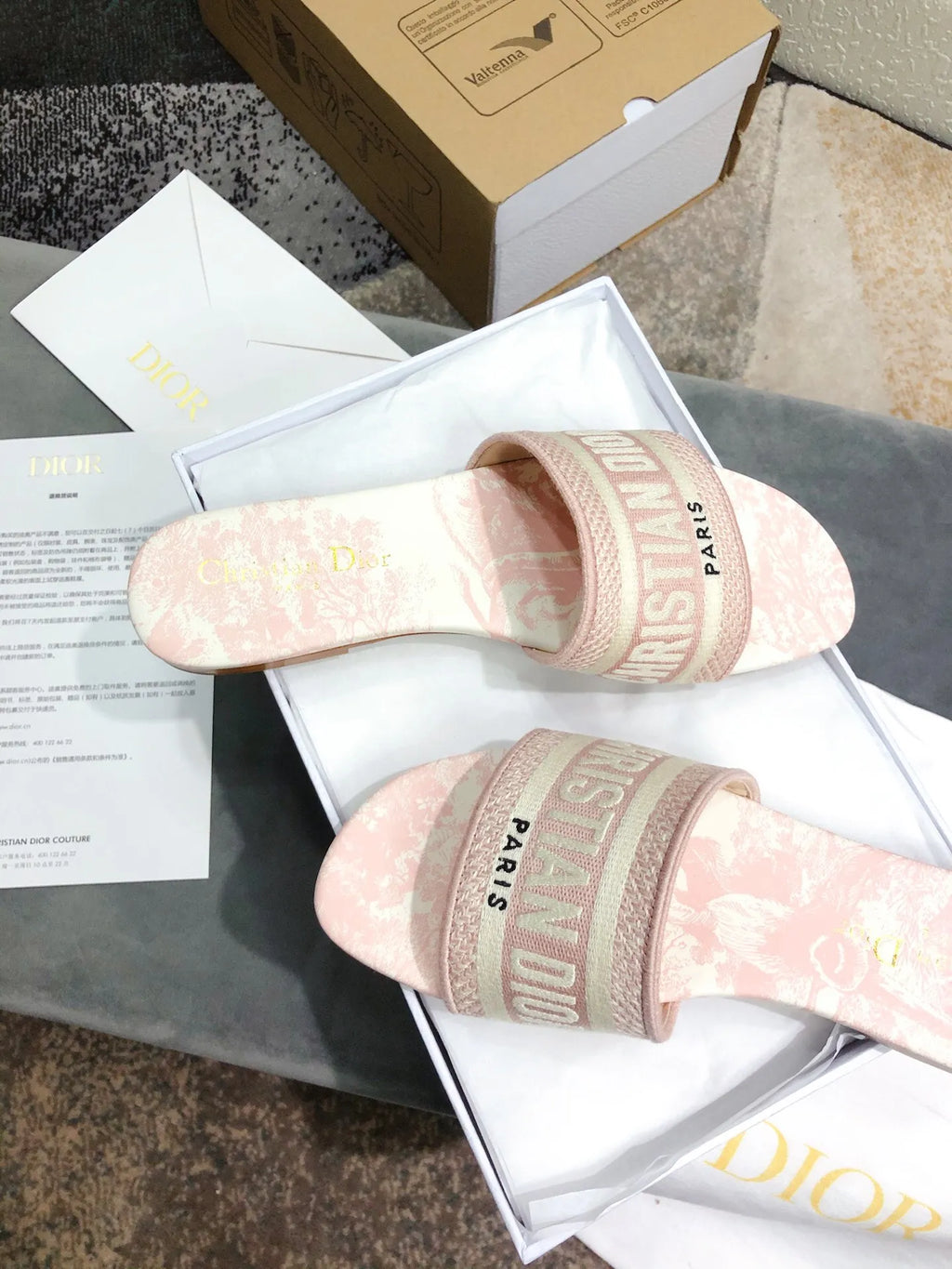 Women Slippers C939
