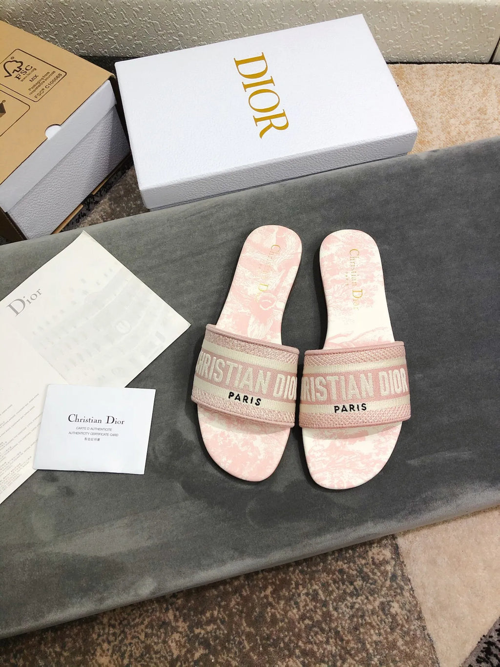 Women Slippers C939