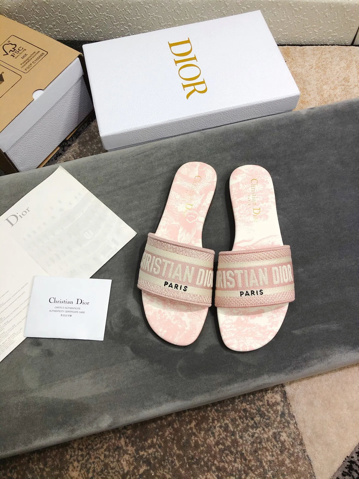 Women Slippers C939