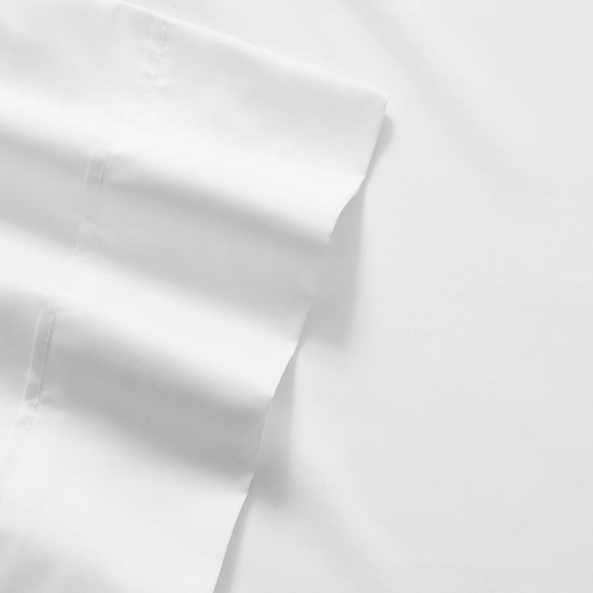 White 6 Piece Queen Sheet Set L22708